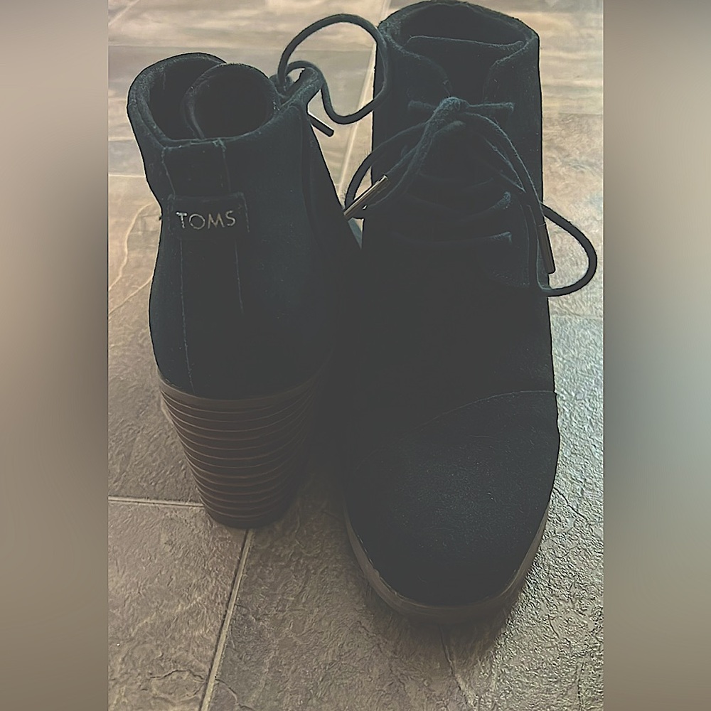Heeled Tom’s